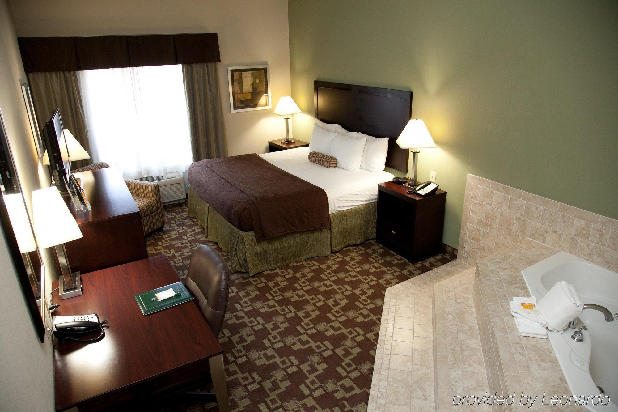 Hotel La Quinta By Wyndham Walton 3*