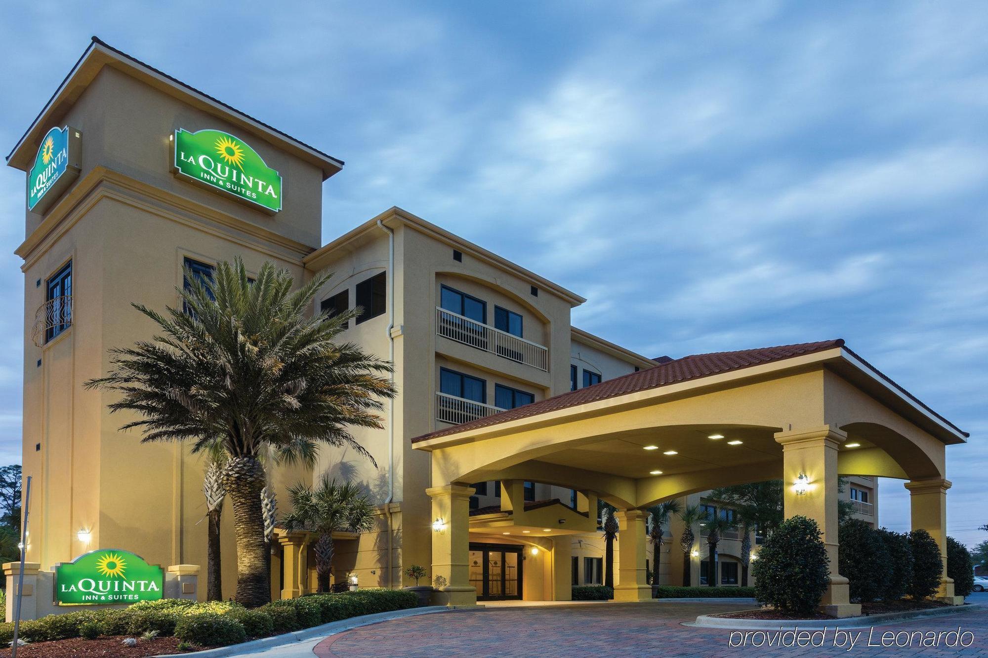 La Quinta By Wyndham Walton Hotel 3*