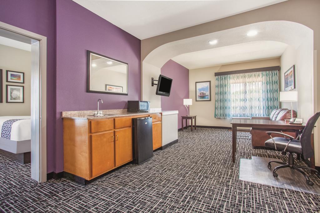 Hotel La Quinta By Wyndham Walton 3*