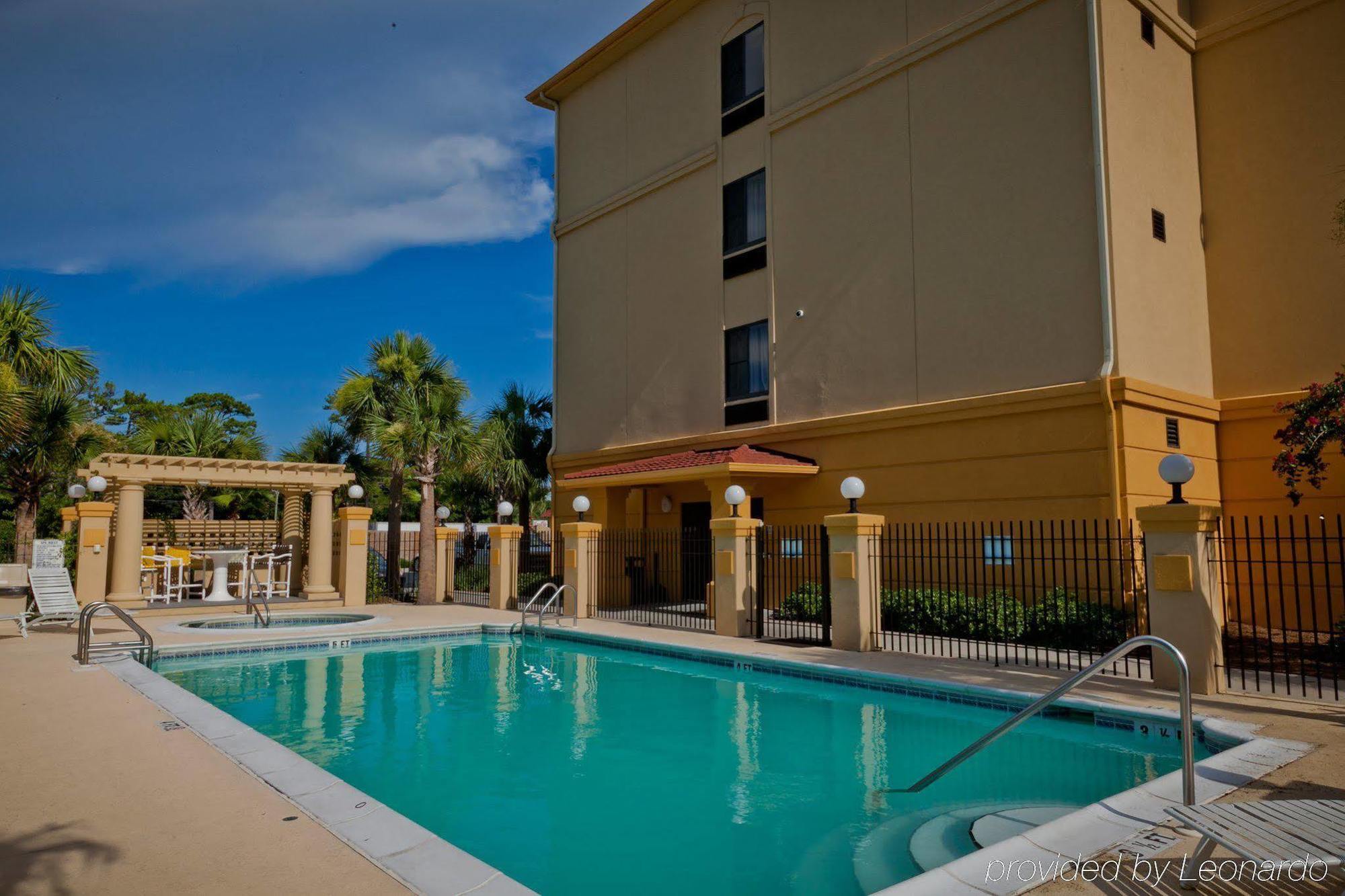 Hotel La Quinta By Wyndham Walton