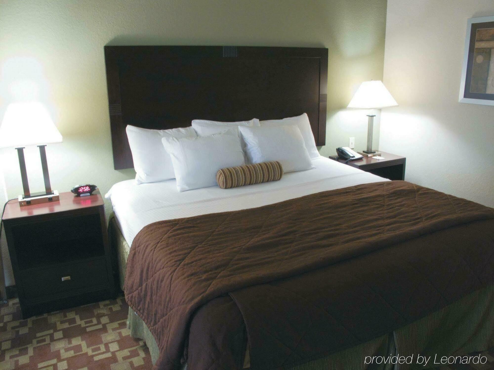 Hotel La Quinta By Wyndham Walton 3*
